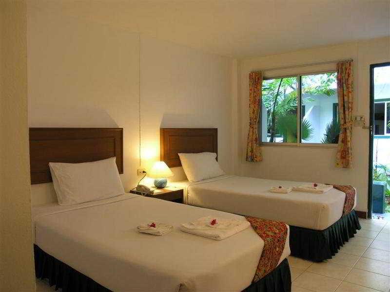Kamala Beach Inn Phuket Ngoại thất bức ảnh