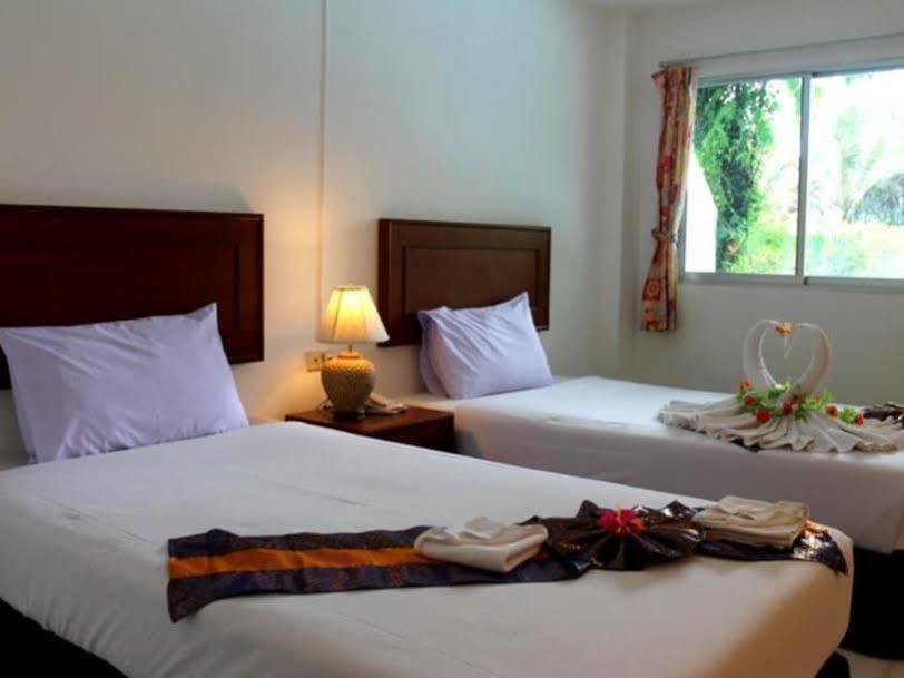 Kamala Beach Inn Phuket Ngoại thất bức ảnh