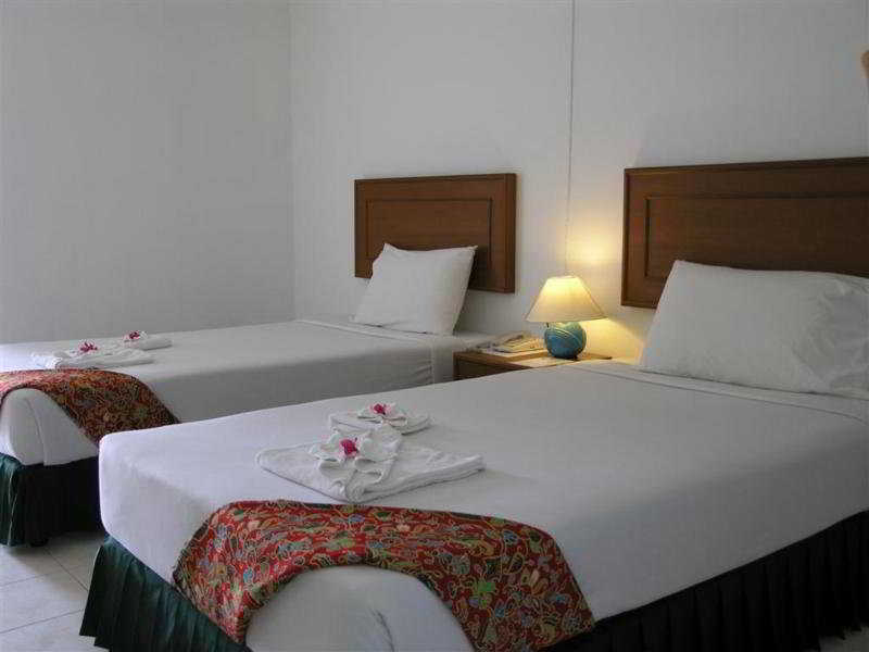 Kamala Beach Inn Phuket Ngoại thất bức ảnh